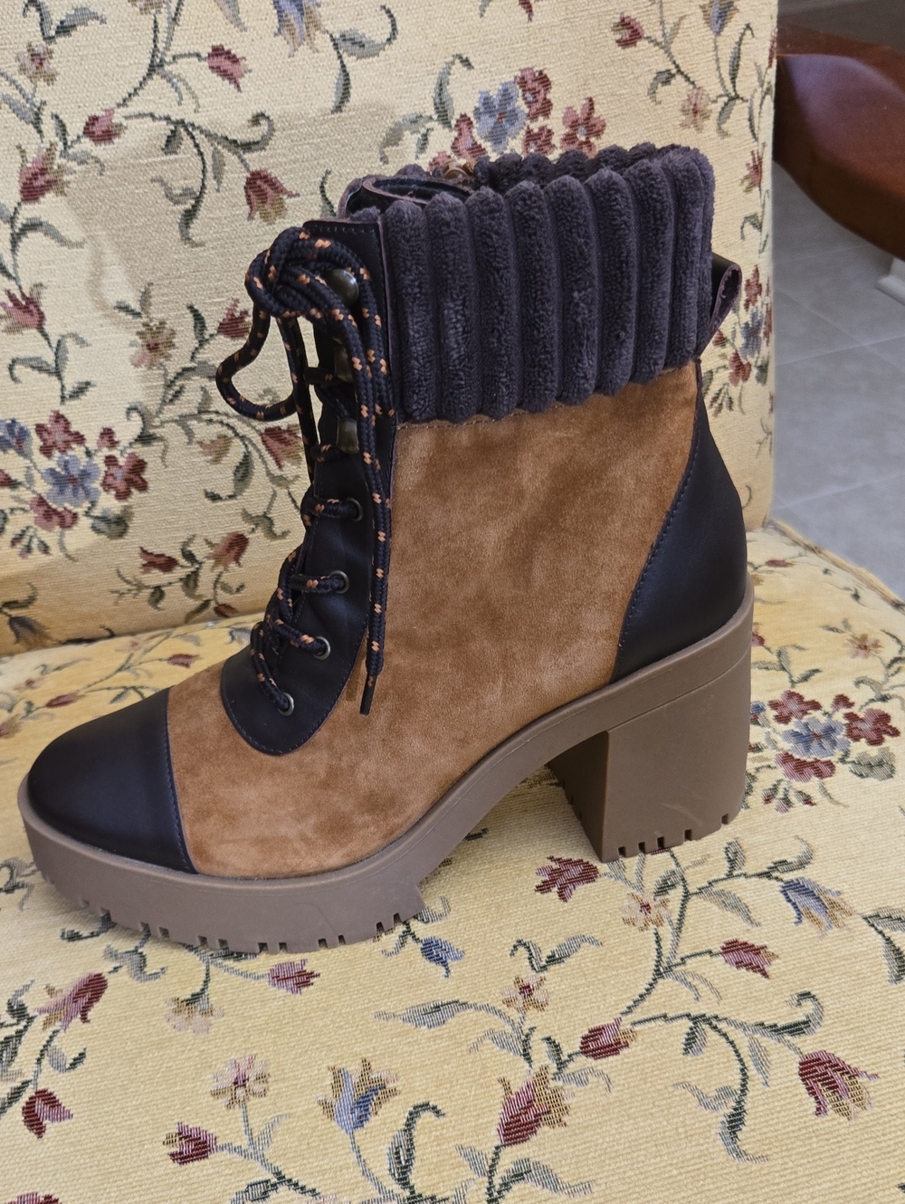 NWOT Chelsea & Violet Suede Leather Lace & Zip Ankle Boots with Black Trim